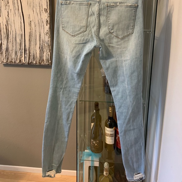 COPY - A&F Women’s Harper LOW RISE SUPER SKINNY J… - Picture 4 of 4